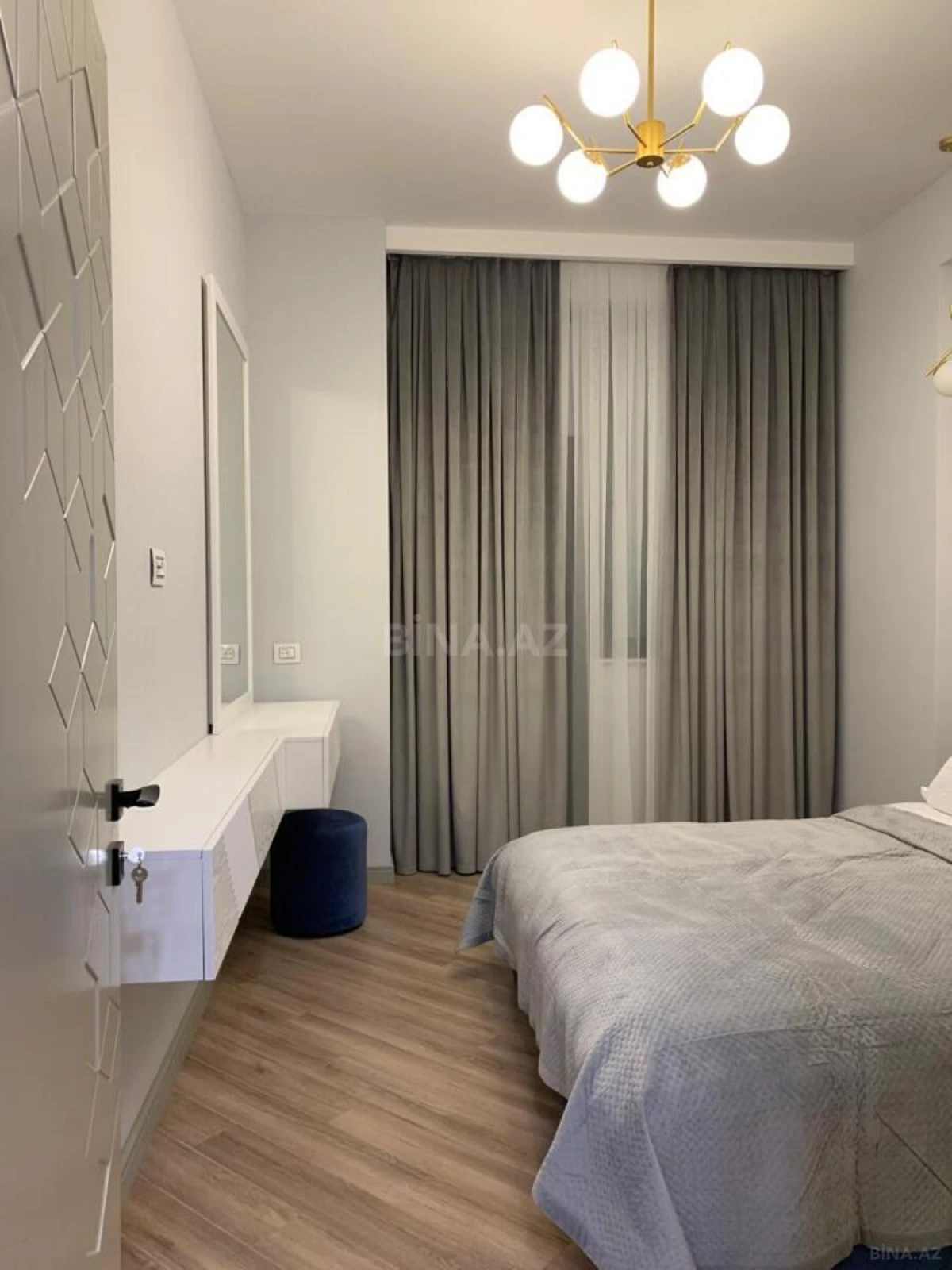 Kirayə verilir 2 otaqlı mənzil 90 m²