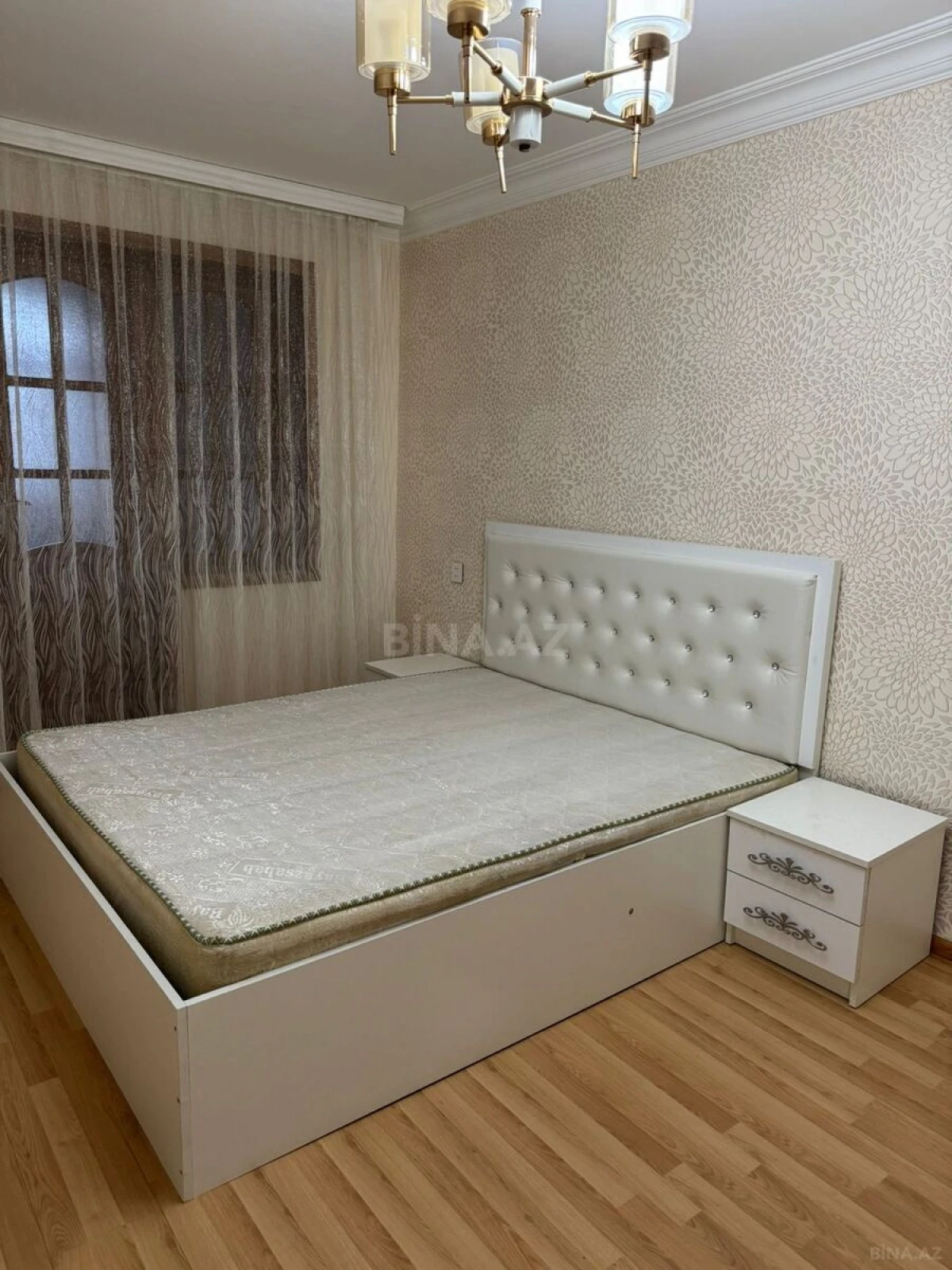 Kirayə verilir 2 otaqlı mənzil 90 m²