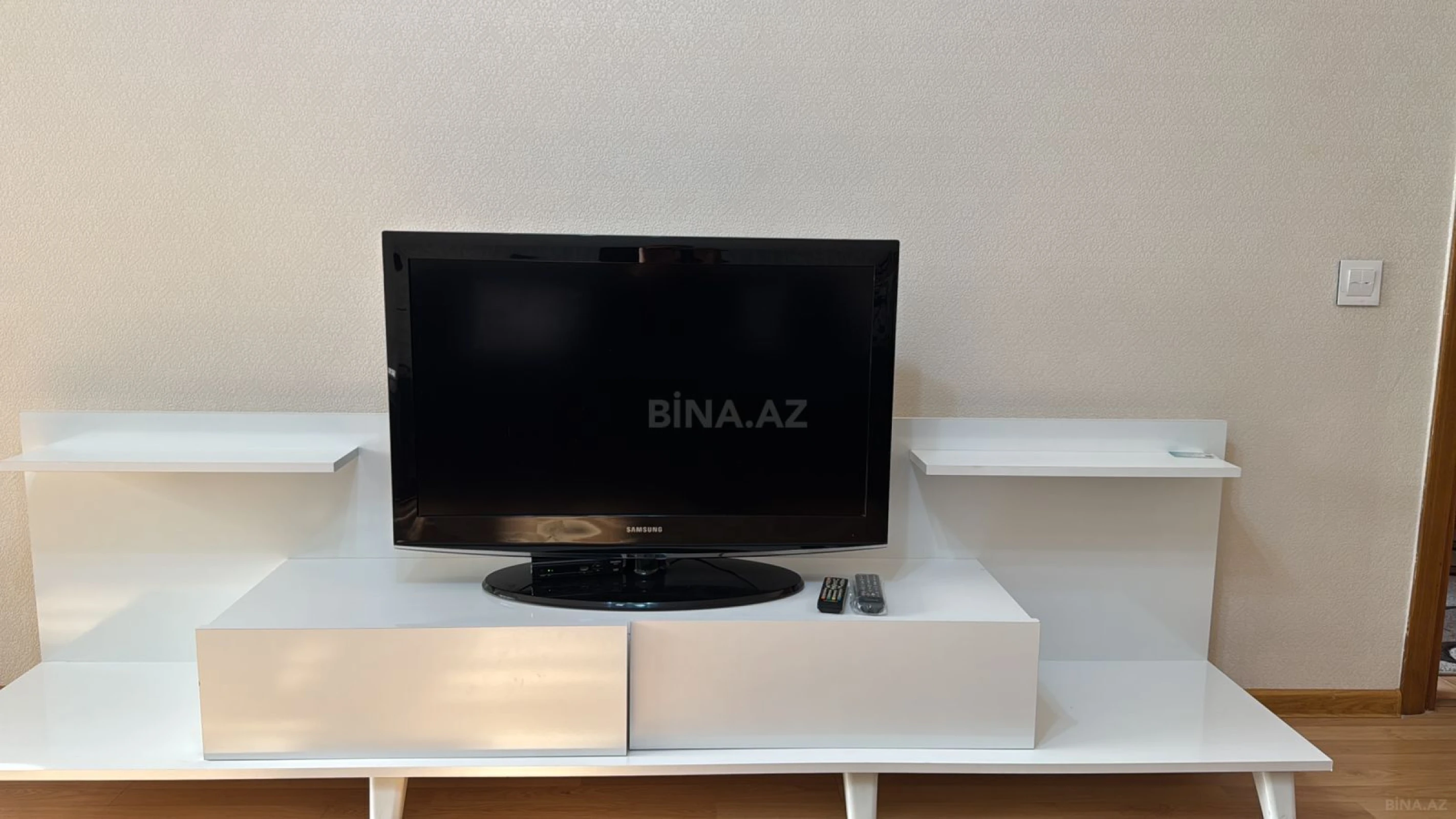 Kirayə verilir 2 otaqlı mənzil 90 m²