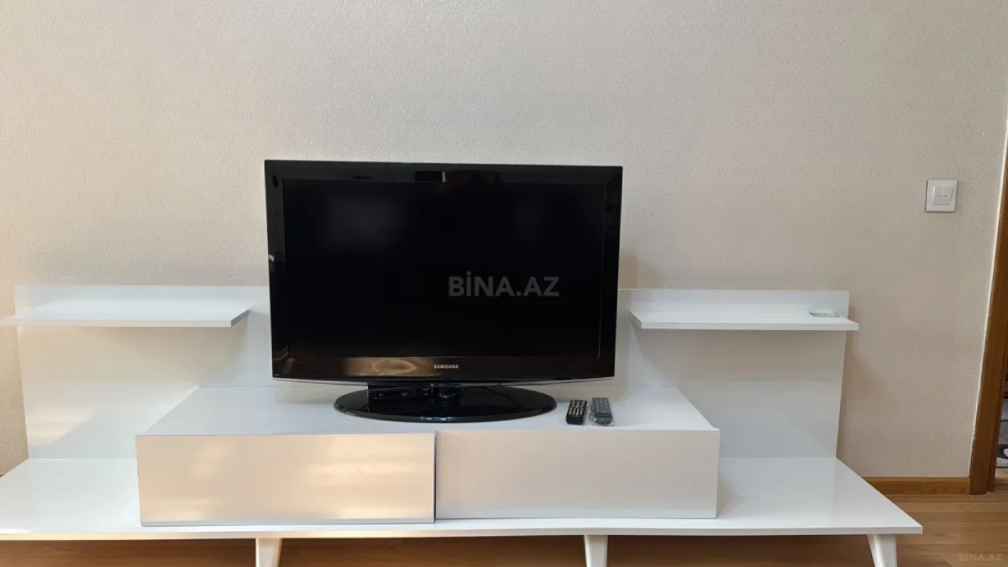 Kirayə verilir 2 otaqlı mənzil 90 m²