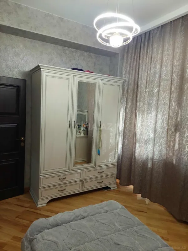Satılır 3 otaqlı mənzil 120 m²