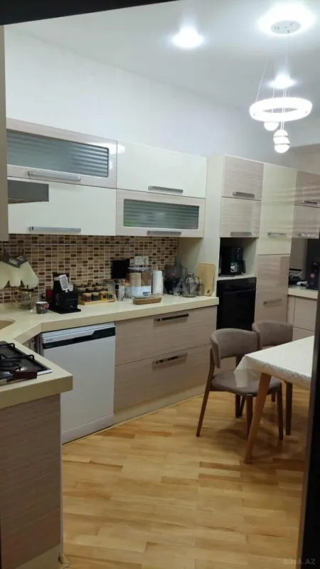 Satılır 3 otaqlı mənzil 120 m²