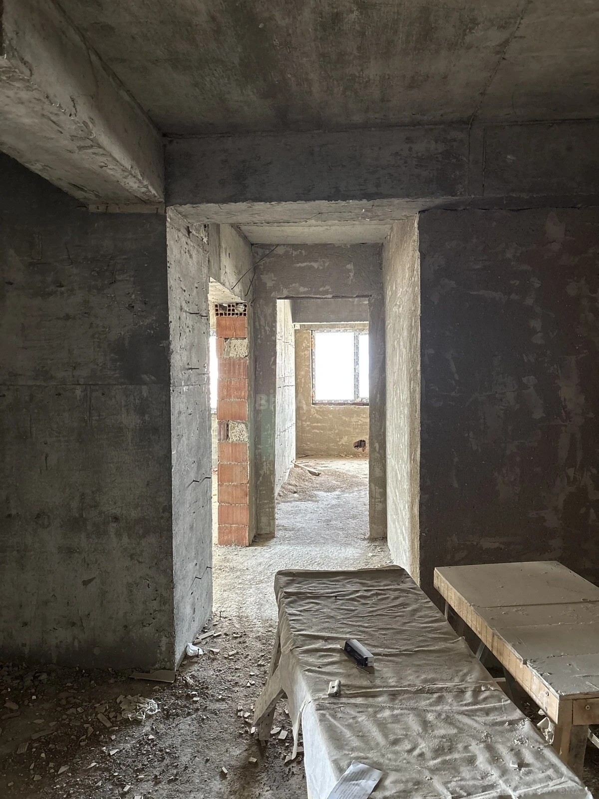 Satılır 3 otaqlı mənzil 136 m²