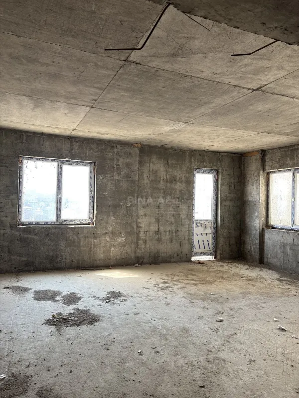 Satılır 3 otaqlı mənzil 136 m²