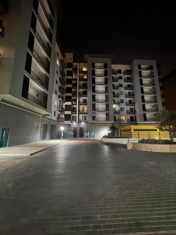 Kirayə verilir 2 otaqlı mənzil 100 m²