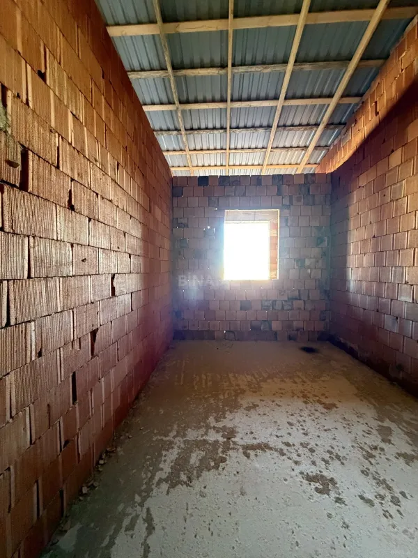 Satılır 2 otaqlı mənzil 83 m²