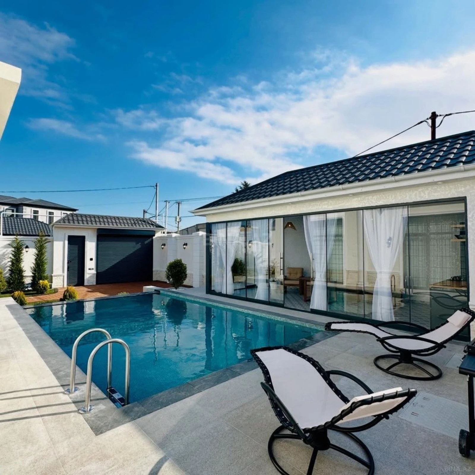 Kirayə verilir 4 otaqlı həyət evi 300 m²