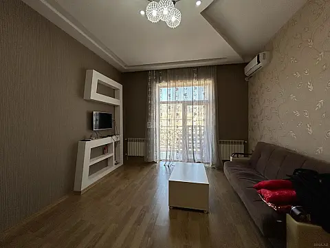 Kirayə verilir 2 otaqlı mənzil 70 m²