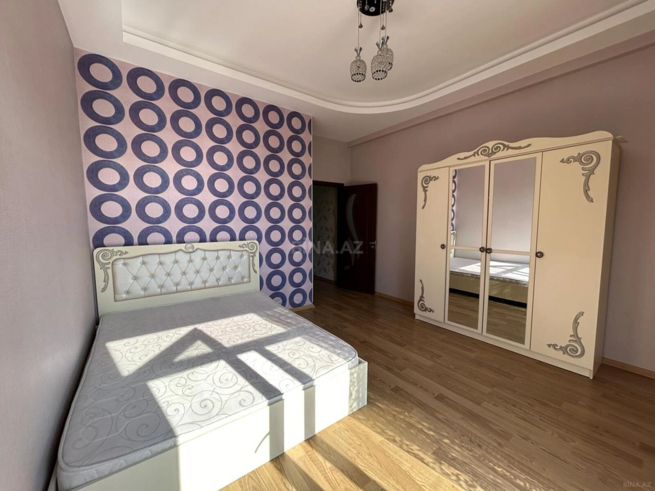 Kirayə verilir 2 otaqlı mənzil 70 m²