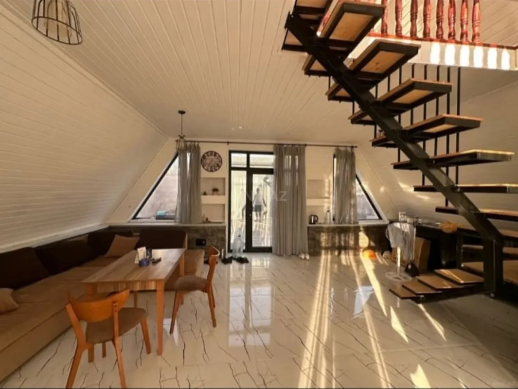 Kirayə verilir 2 otaqlı həyət evi 200 m²