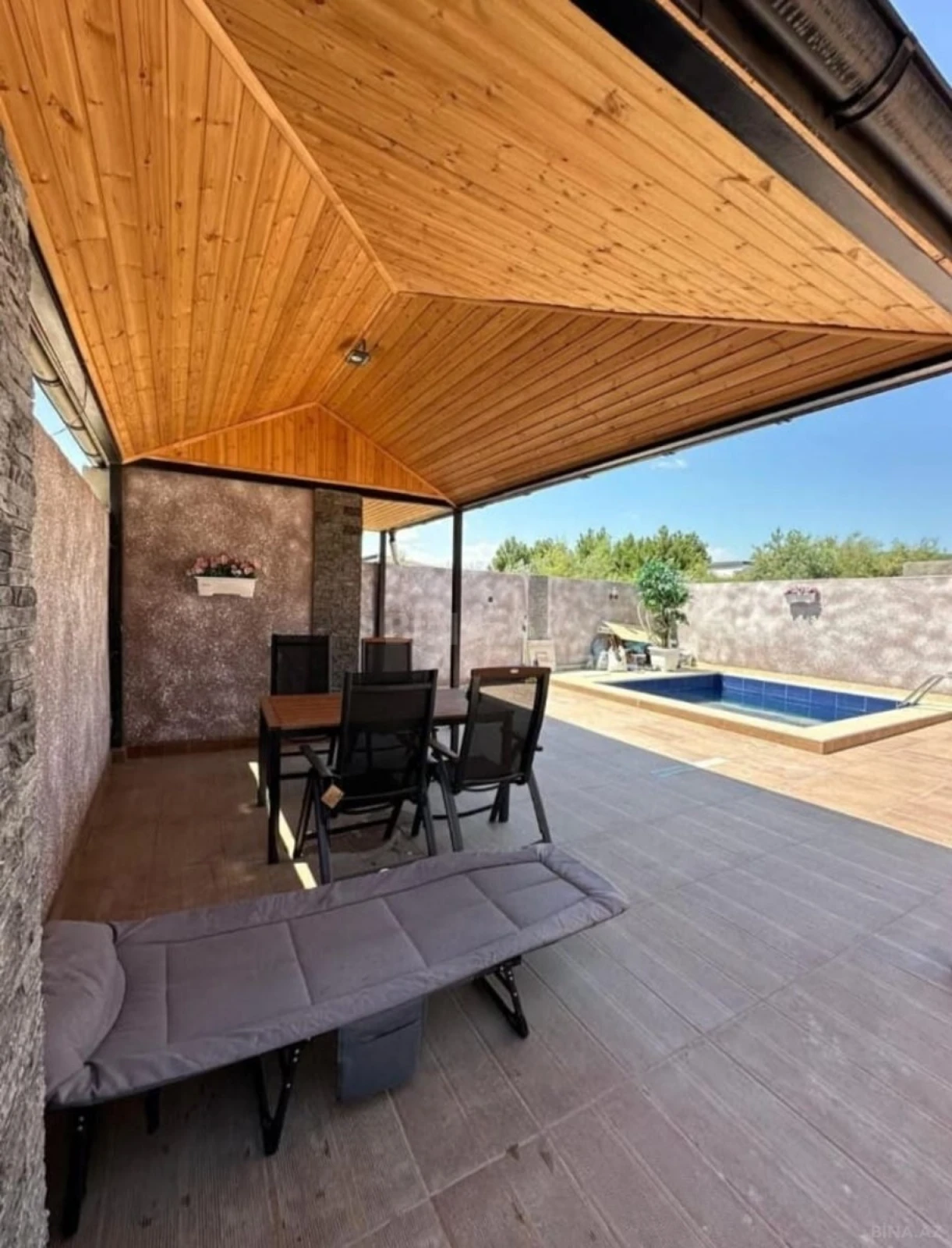 Kirayə verilir 2 otaqlı həyət evi 200 m²