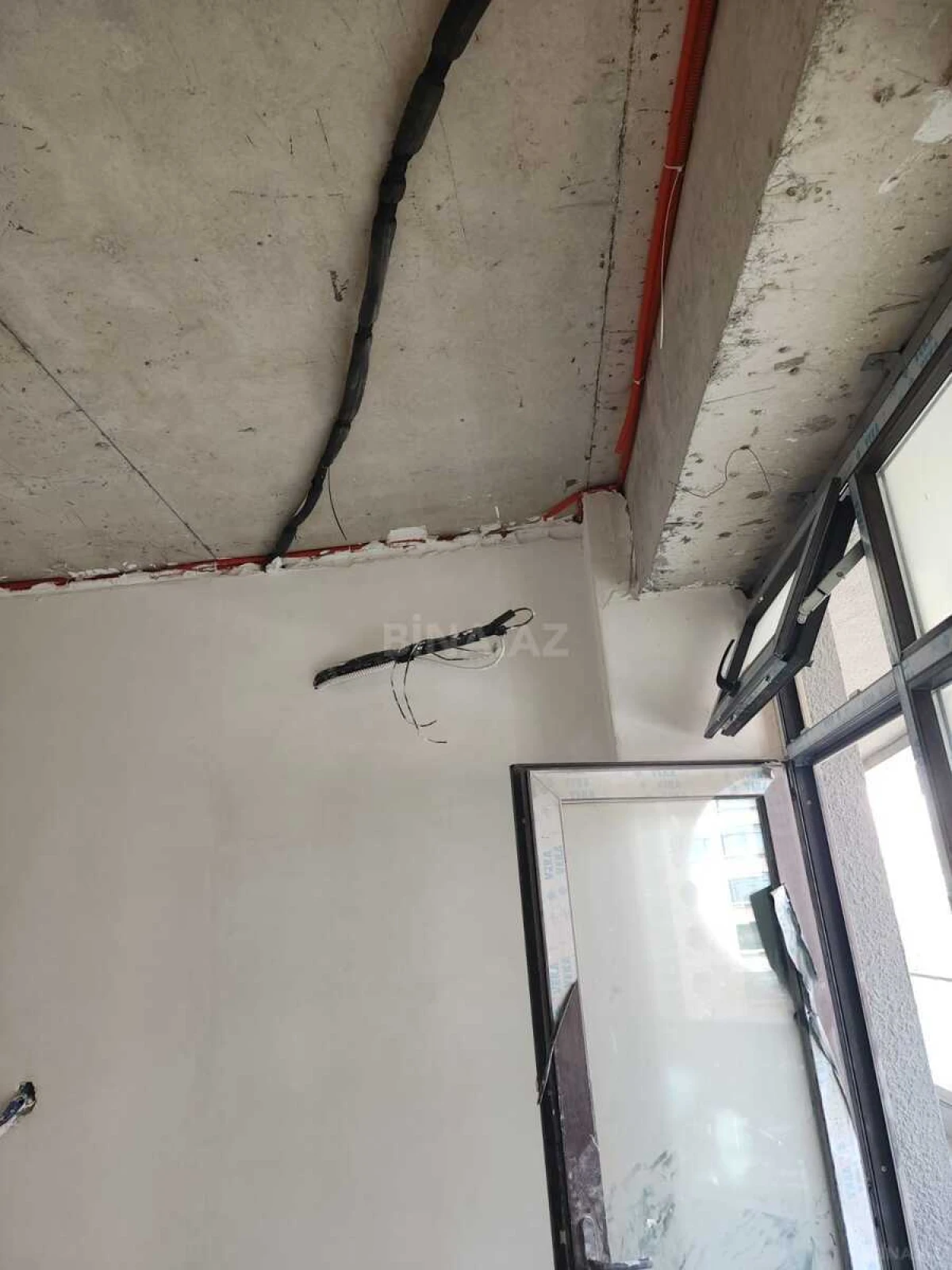 Satılır 3 otaqlı mənzil 148 m²