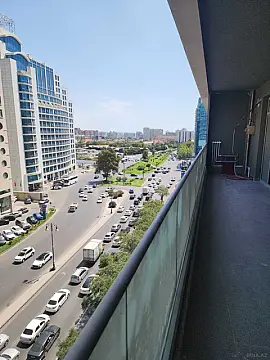 Satılır 3 otaqlı mənzil 148 m²