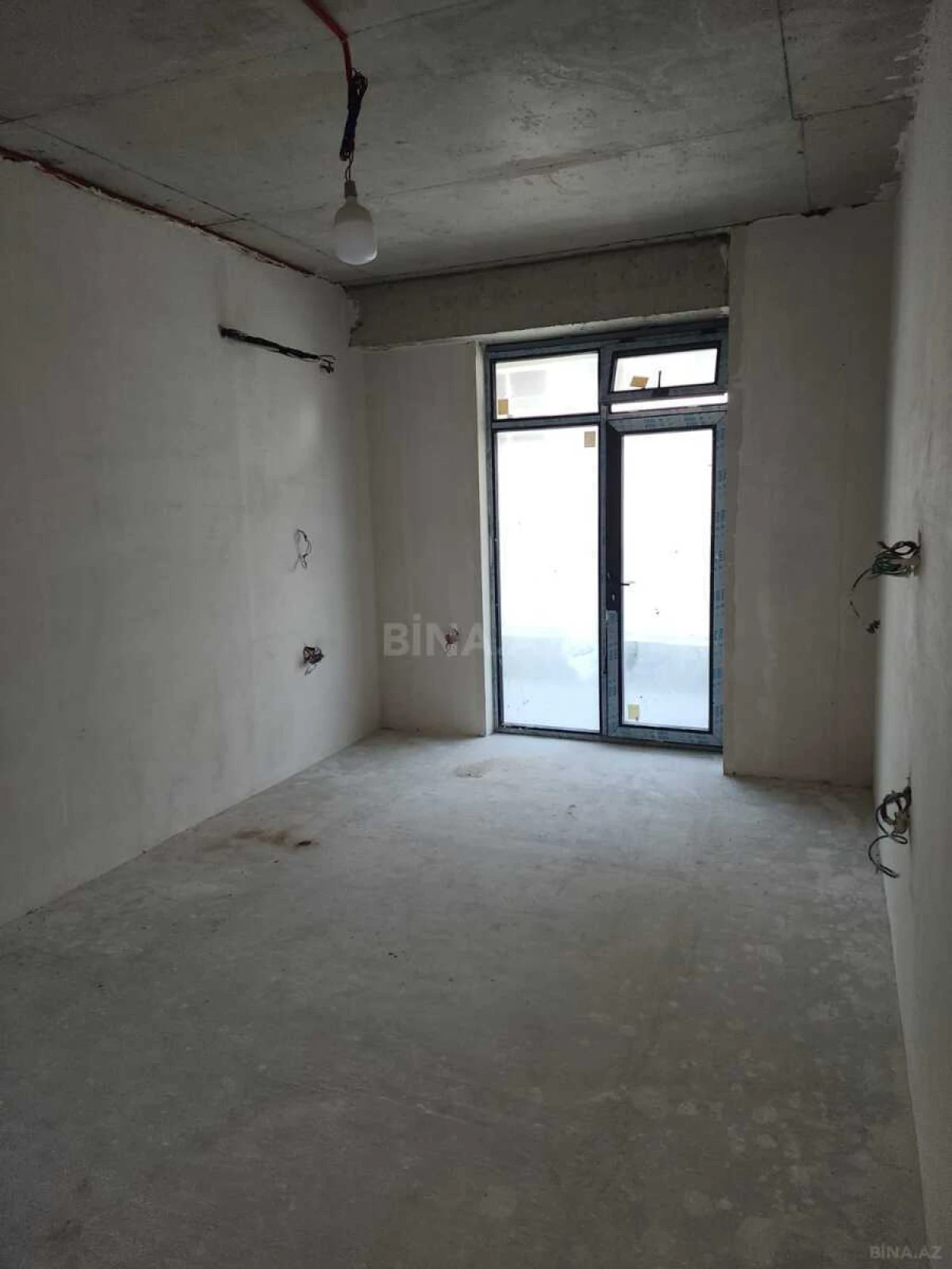Satılır 3 otaqlı mənzil 148 m²