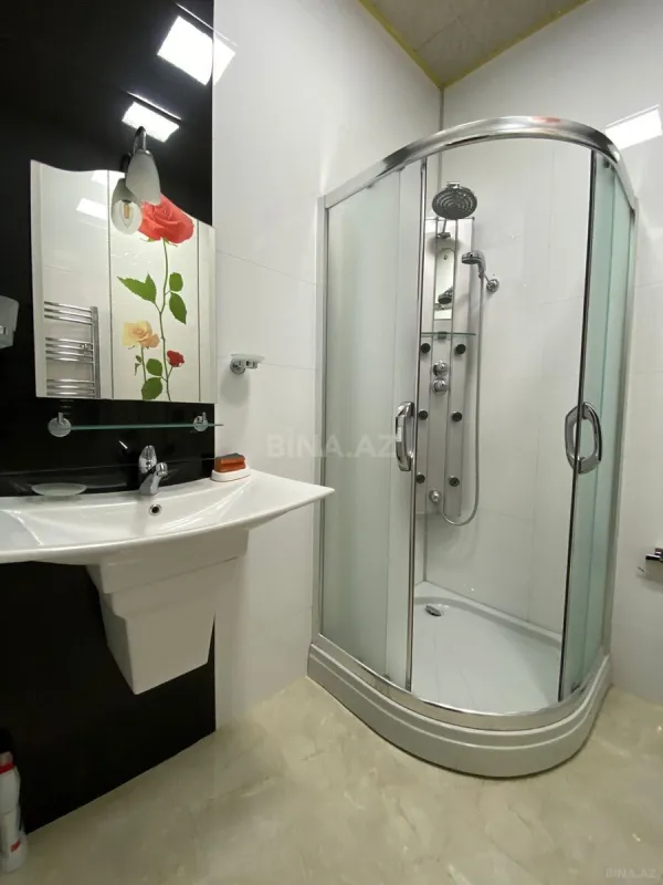 Kirayə verilir 3 otaqlı mənzil 145 m²