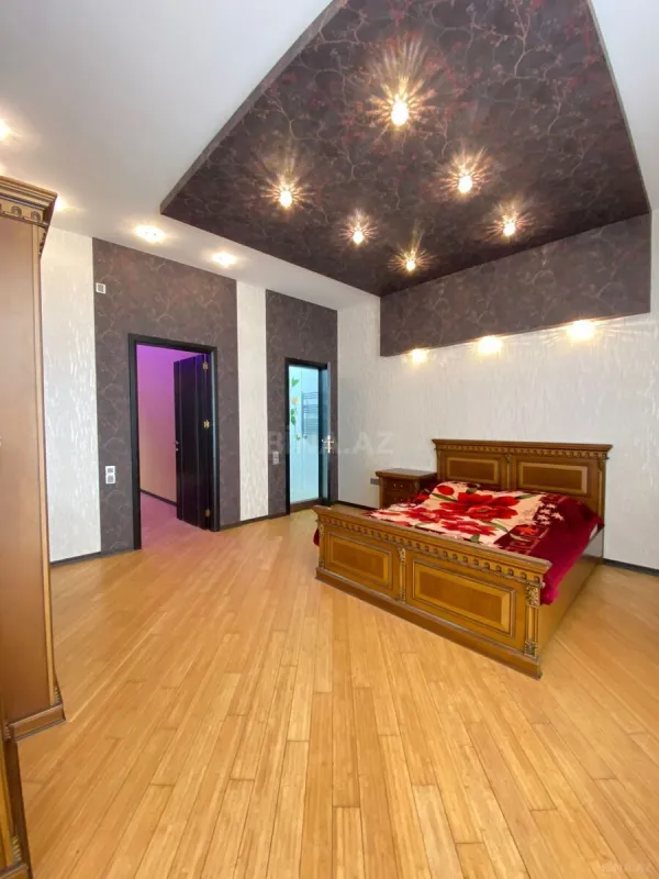 Kirayə verilir 3 otaqlı mənzil 145 m²