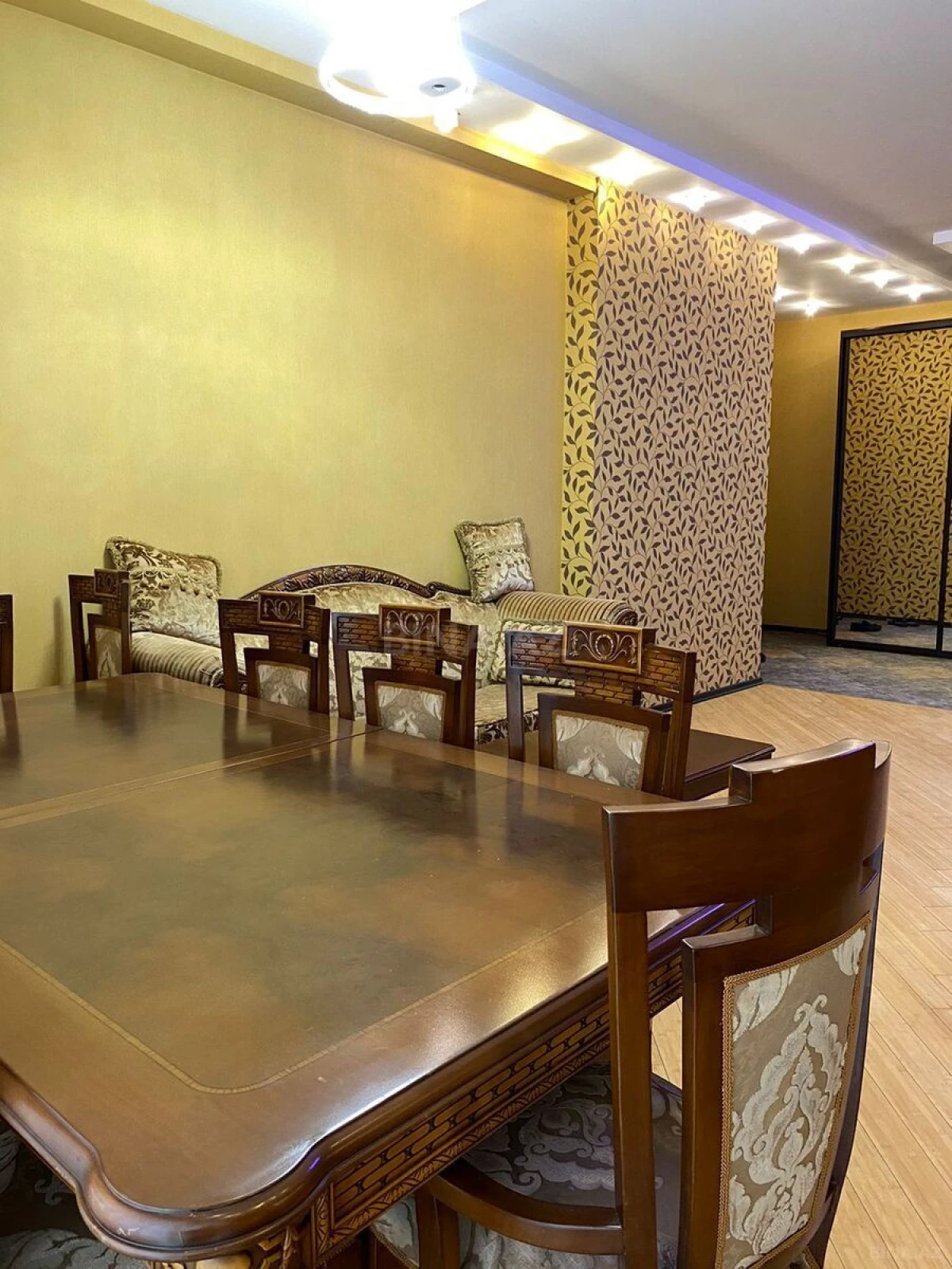 Kirayə verilir 3 otaqlı mənzil 145 m²