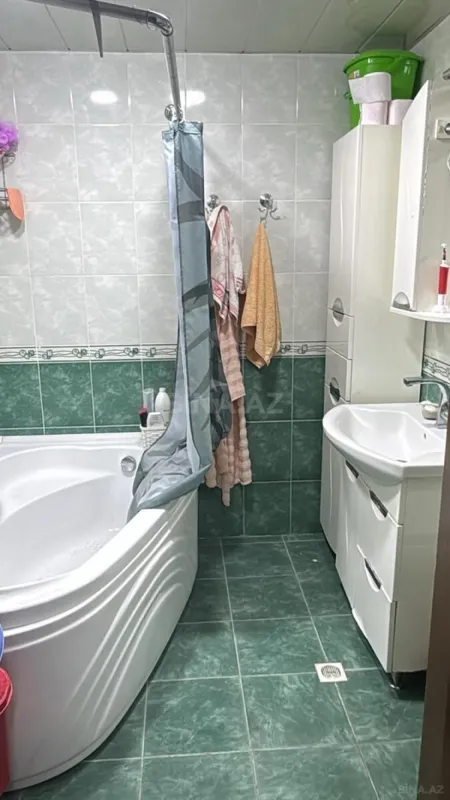 Satılır 2 otaqlı mənzil 76 m²
