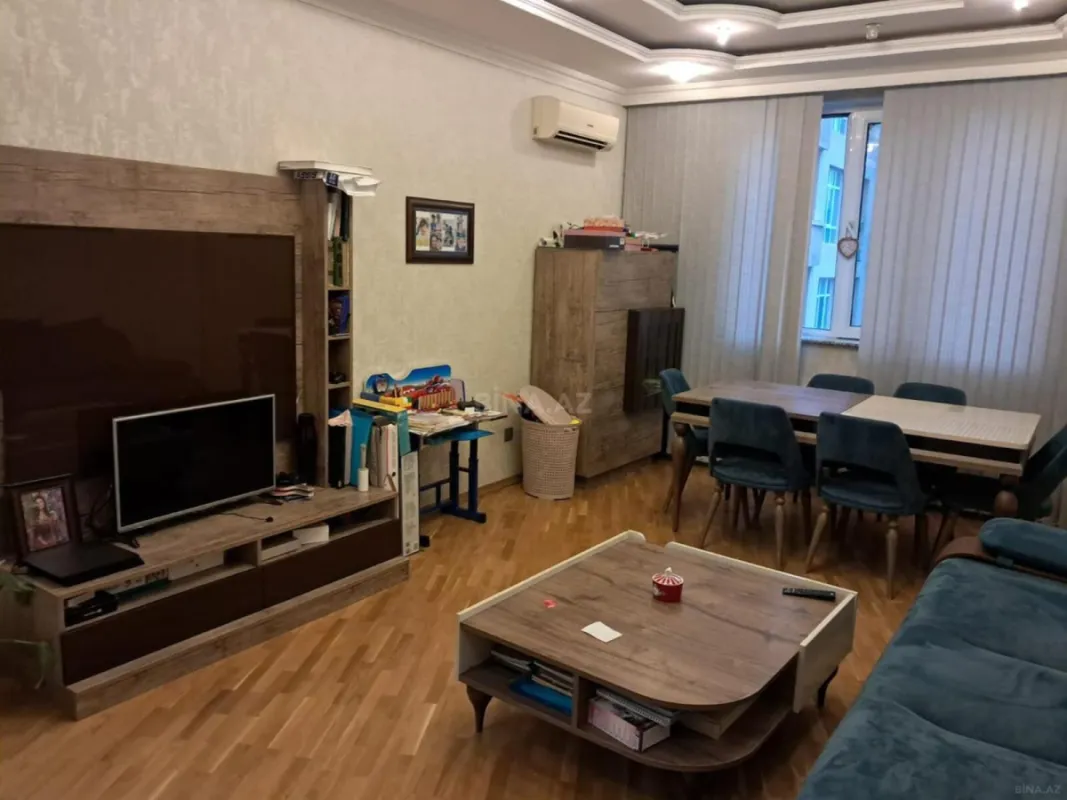 Satılır 2 otaqlı mənzil 76 m²