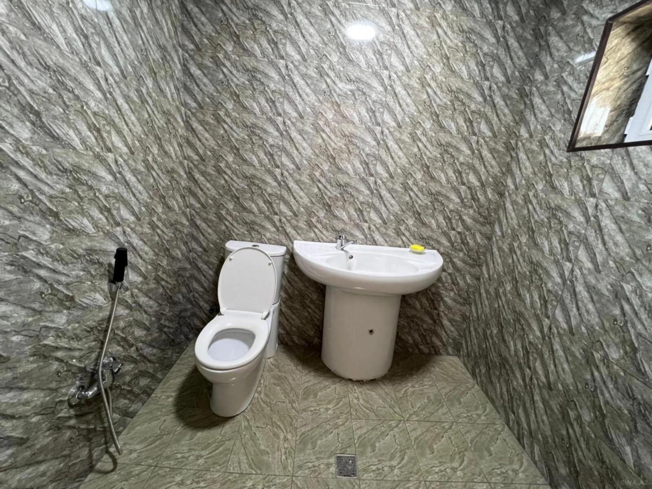 Satılır 3 otaqlı mənzil 100 m²