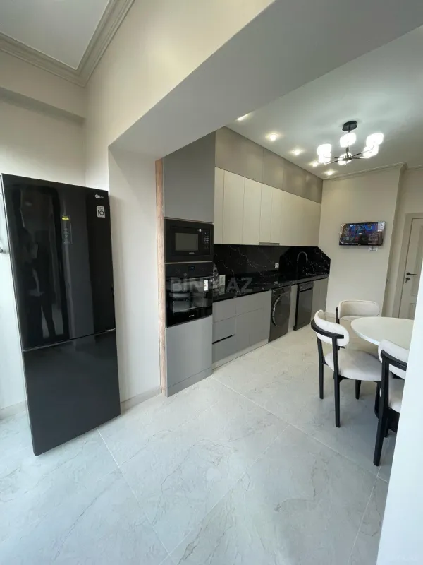 Kirayə verilir 2 otaqlı mənzil 95 m²
