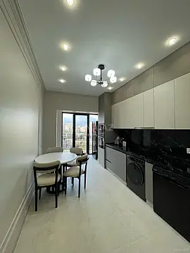 Kirayə verilir 2 otaqlı mənzil 95 m²