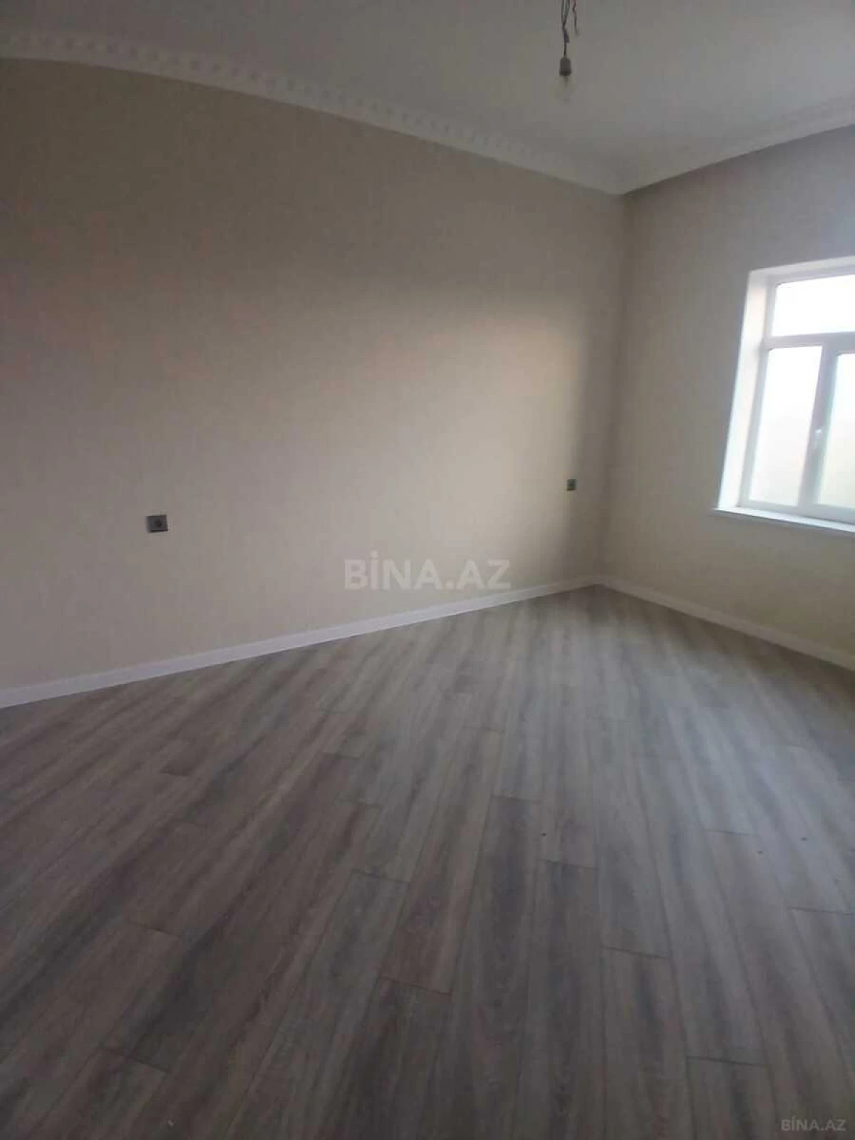 Satılır 5 otaqlı həyət evi 220 m²