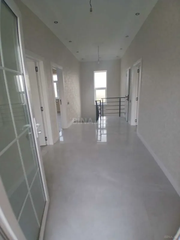 Satılır 5 otaqlı həyət evi 220 m²