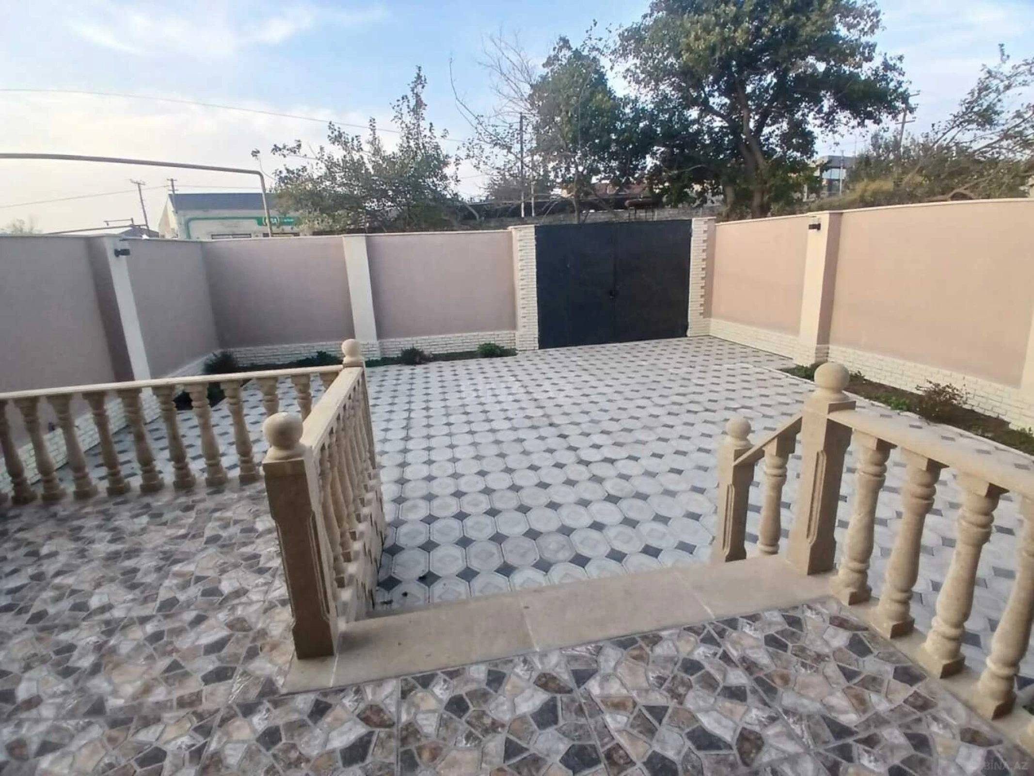 Satılır 5 otaqlı həyət evi 220 m²