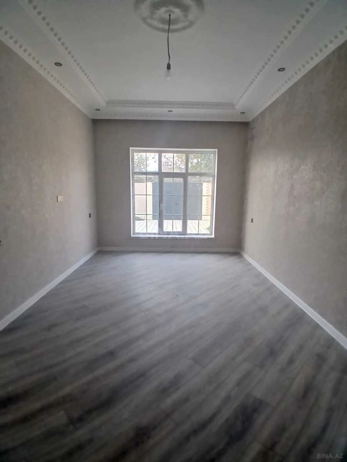 Satılır 5 otaqlı həyət evi 220 m²