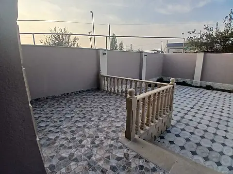 Satılır 5 otaqlı həyət evi 220 m²