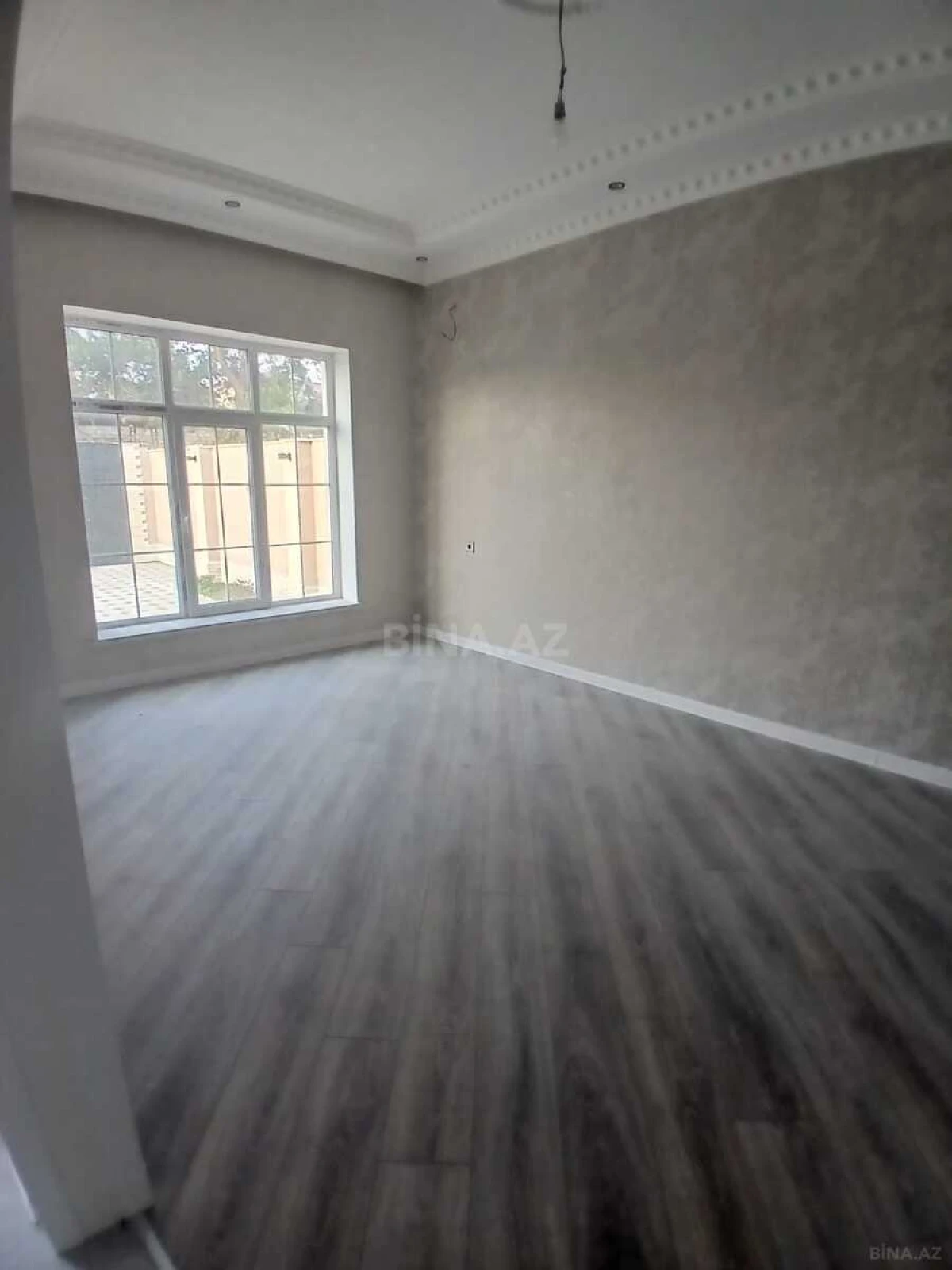 Satılır 5 otaqlı həyət evi 220 m²