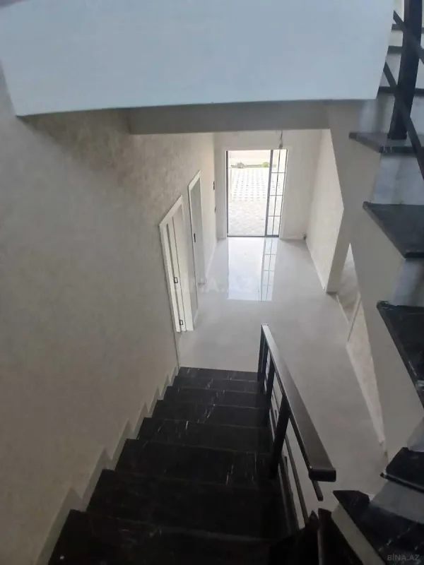 Satılır 5 otaqlı həyət evi 220 m²