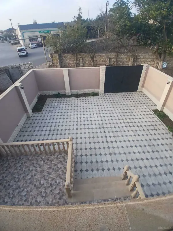 Satılır 5 otaqlı həyət evi 220 m²