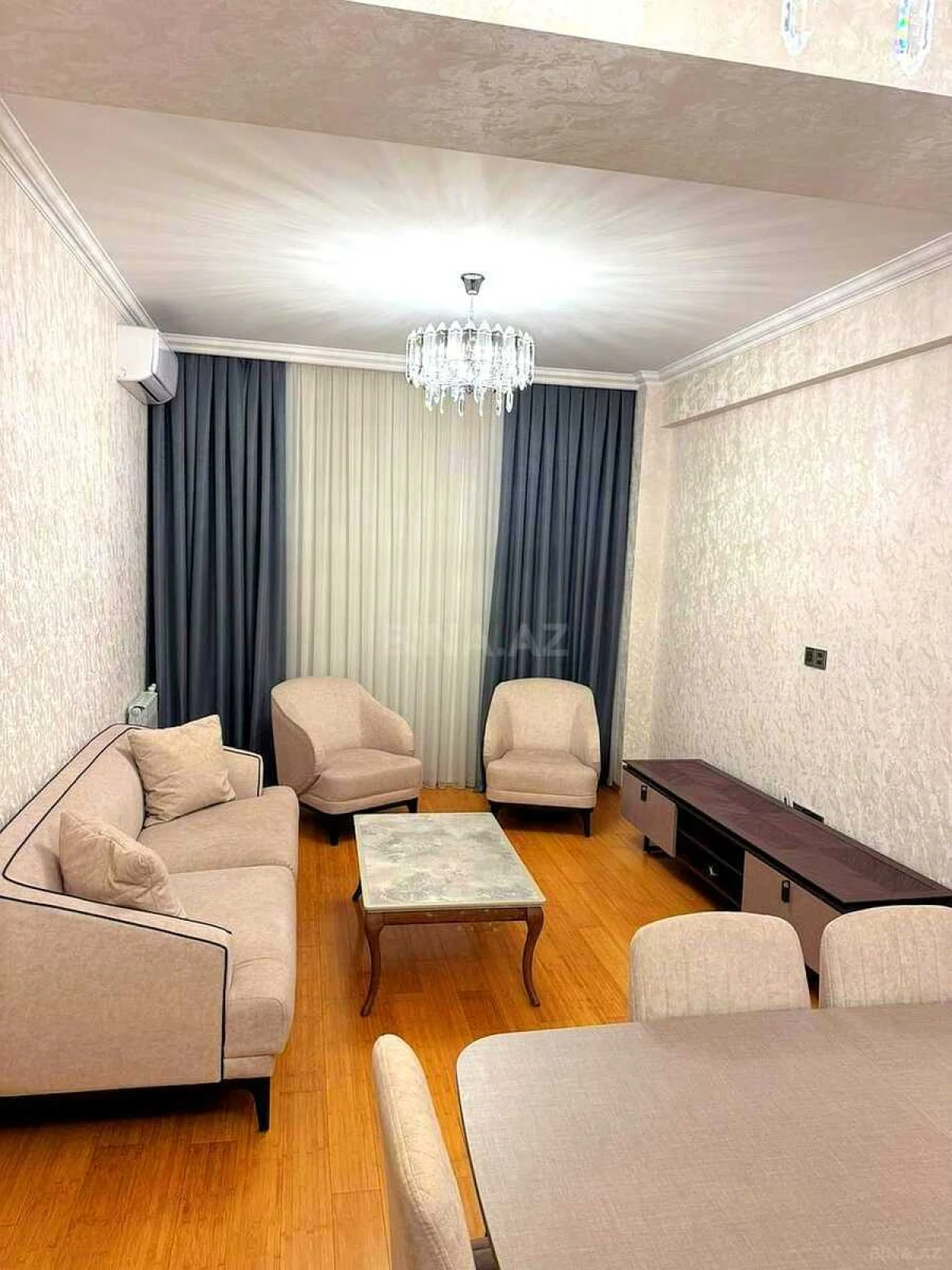 Satılır 2 otaqlı mənzil 75.5 m²
