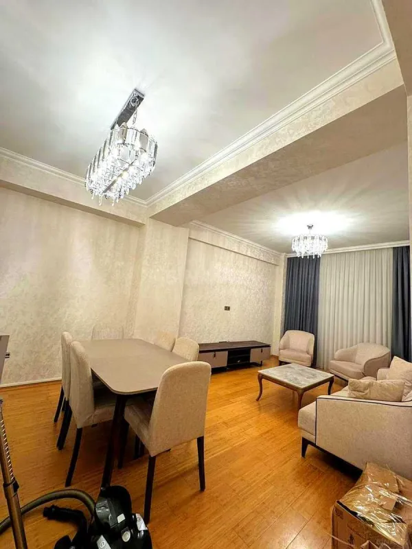 Satılır 2 otaqlı mənzil 75.5 m²