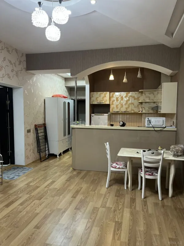 Kirayə verilir 2 otaqlı mənzil 72 m²