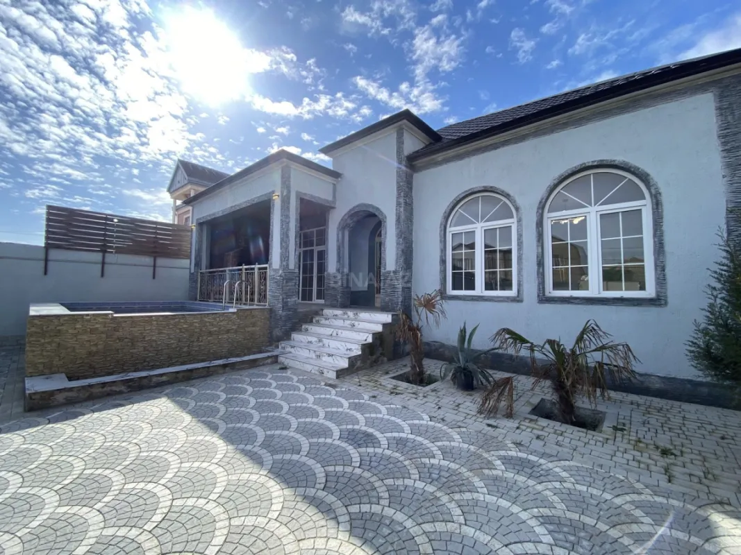 Satılır 4 otaqlı həyət evi 160 m²