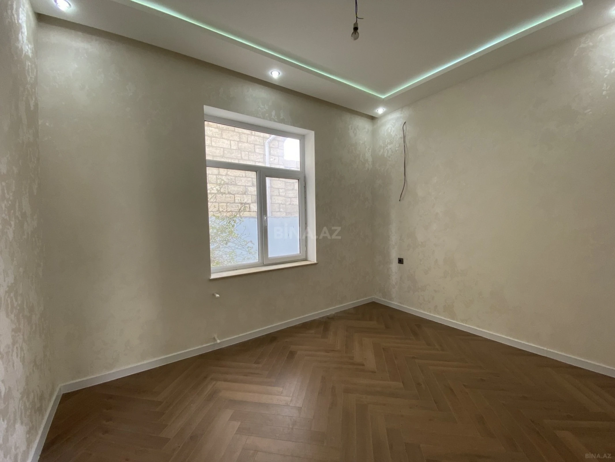 Satılır 4 otaqlı həyət evi 160 m²