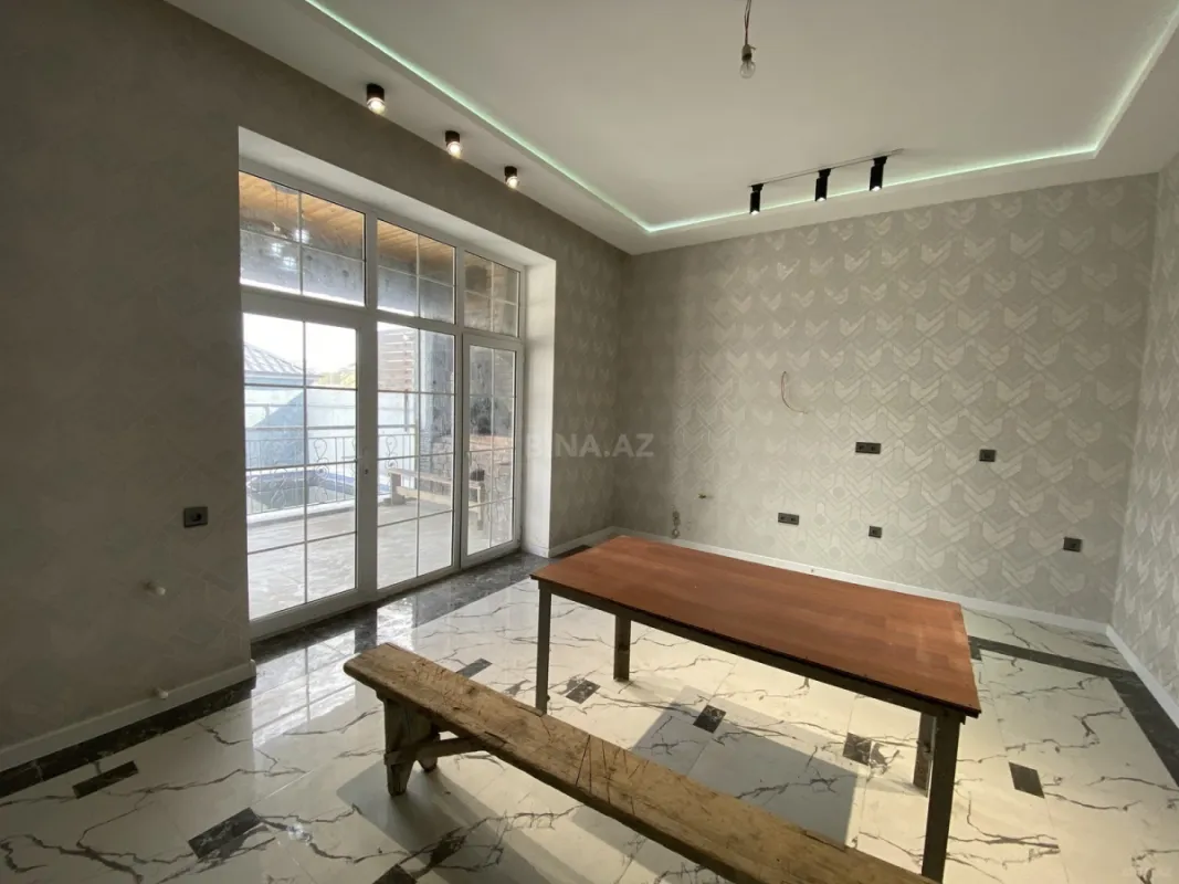 Satılır 4 otaqlı həyət evi 160 m²