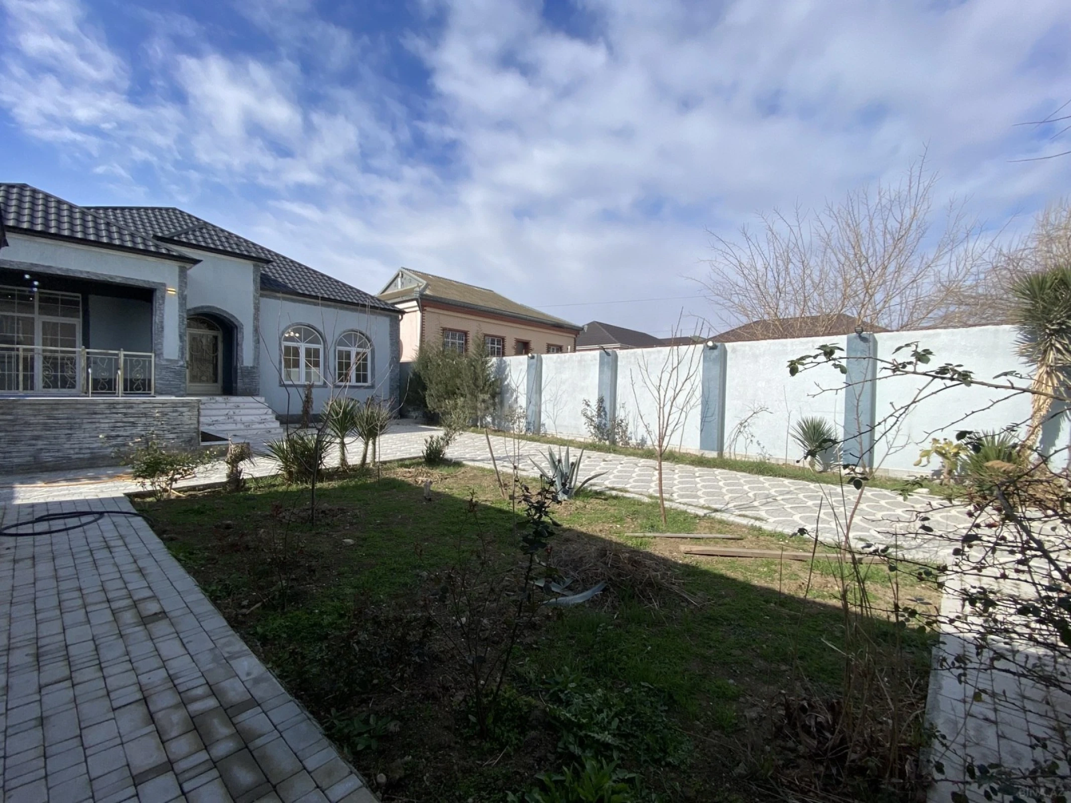 Satılır 4 otaqlı həyət evi 160 m²