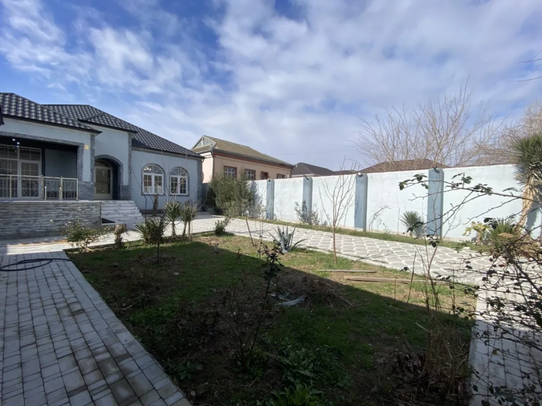 Satılır 4 otaqlı həyət evi 160 m²