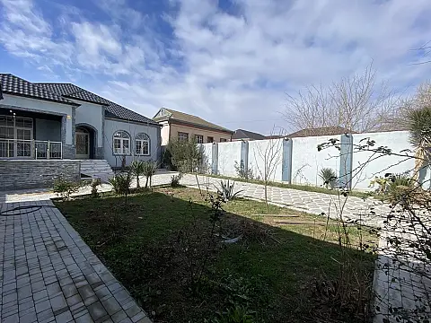Satılır 4 otaqlı həyət evi 160 m²