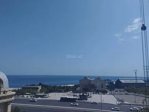 Satılır 3 otaqlı mənzil 135 m²