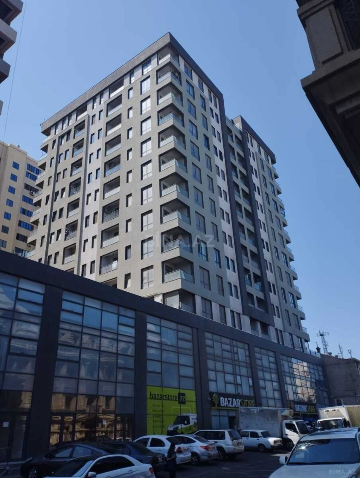 Satılır 3 otaqlı mənzil 135 m²