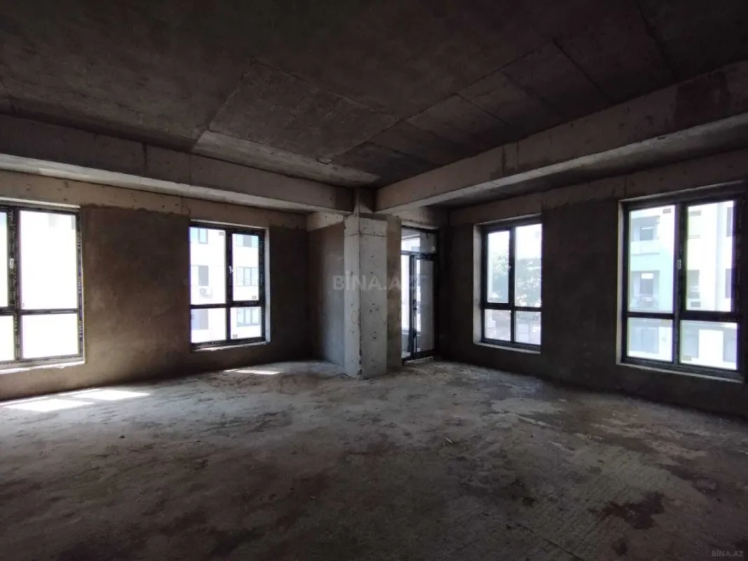 Satılır 3 otaqlı mənzil 135 m²