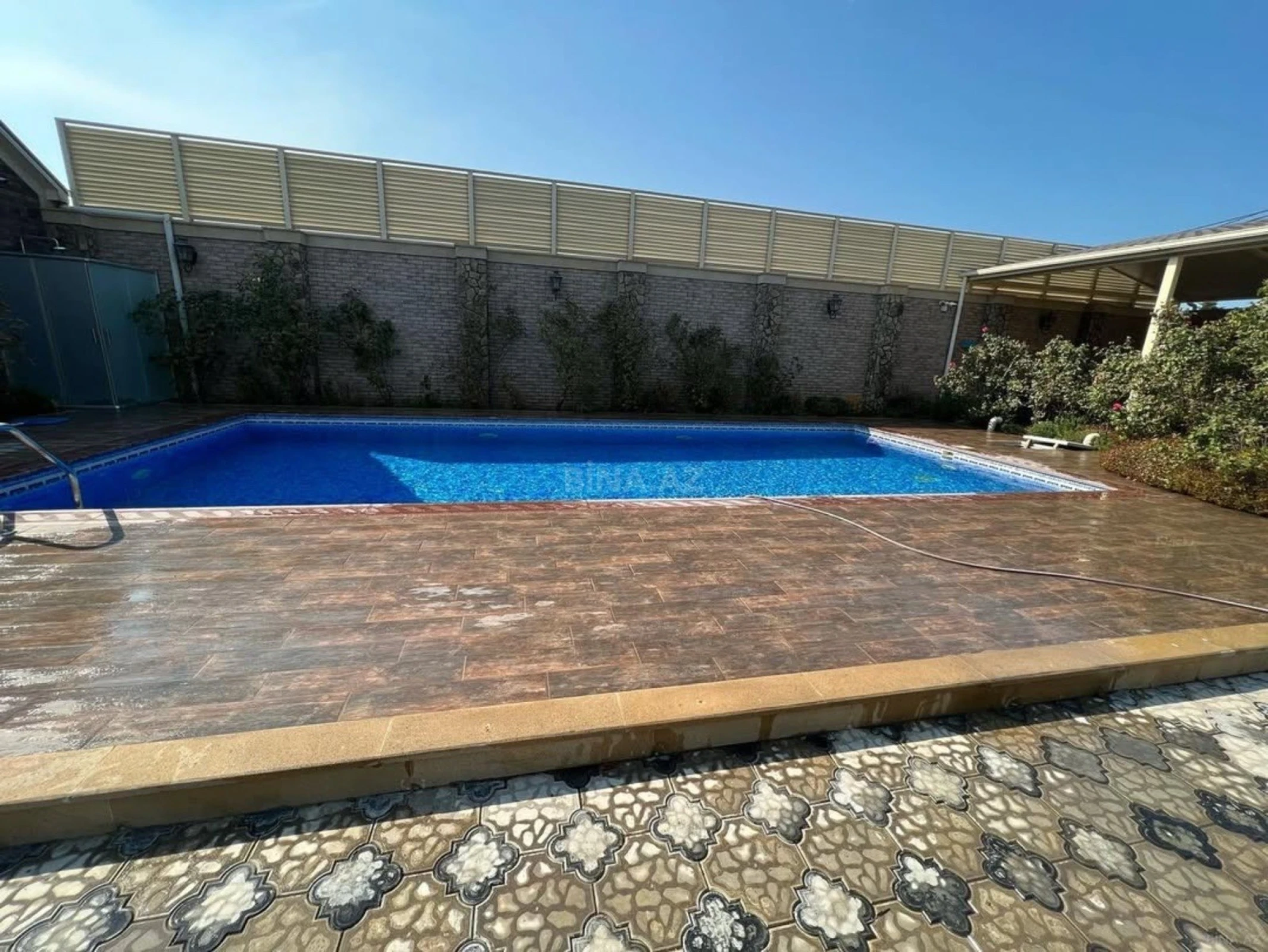 Kirayə verilir 5 otaqlı həyət evi 400 m²