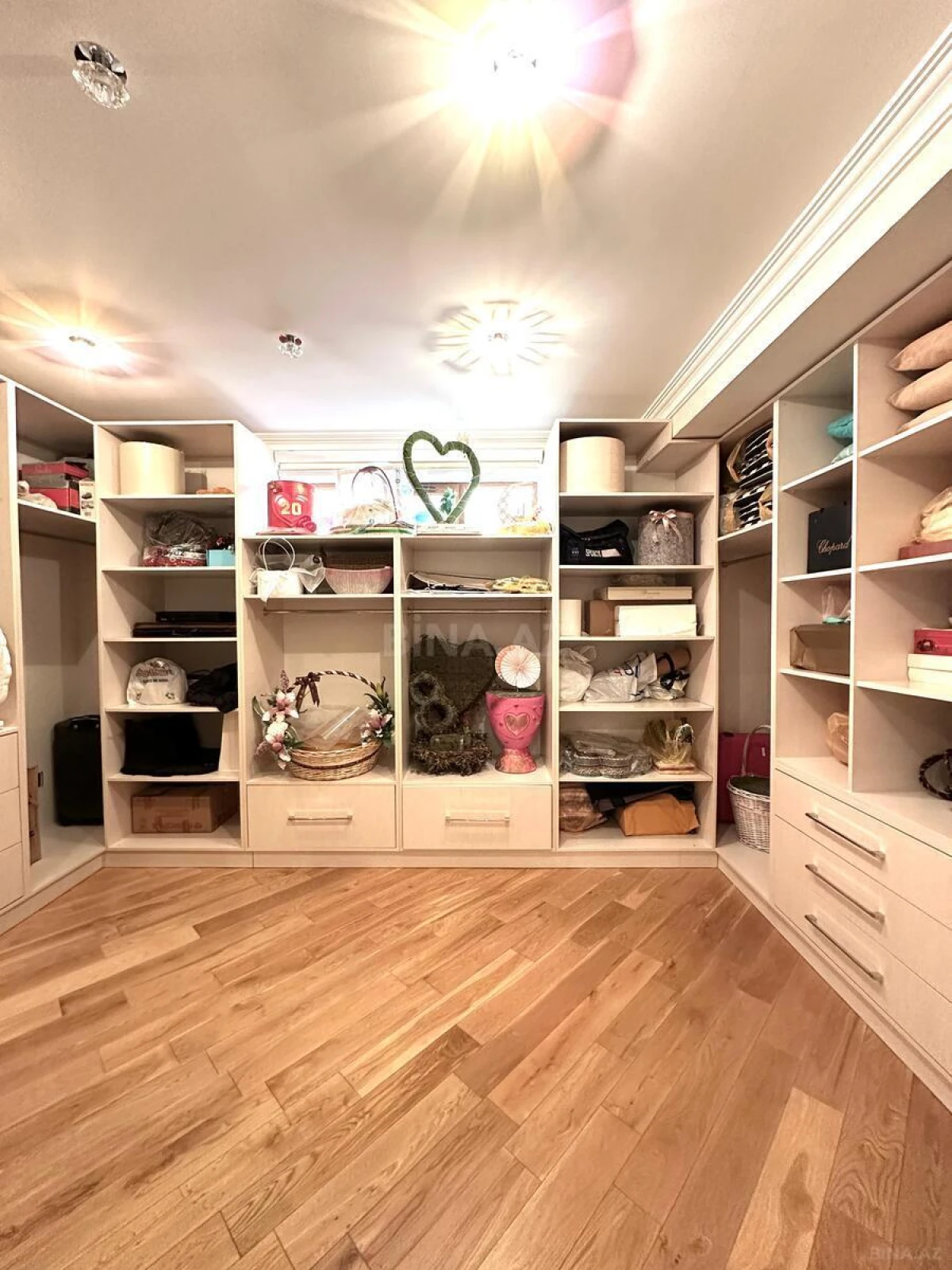 Kirayə verilir 5 otaqlı həyət evi 400 m²