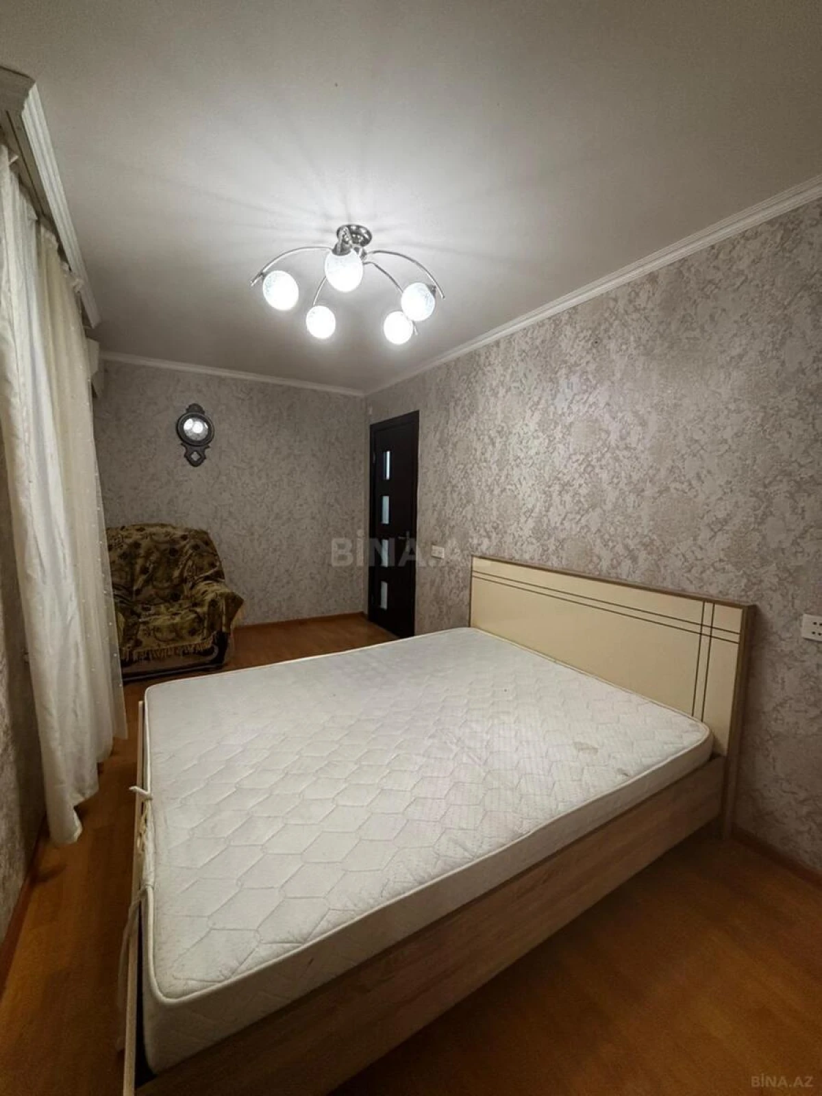 Satılır 2 otaqlı mənzil 105 m²