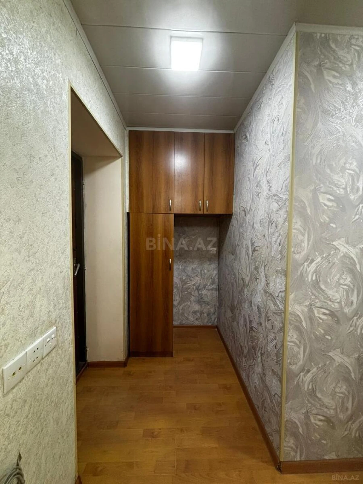Satılır 2 otaqlı mənzil 105 m²